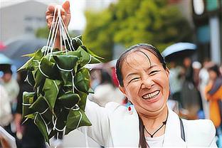 太冷了！罗德里戈社媒晒中场休息暖气烤脚照片